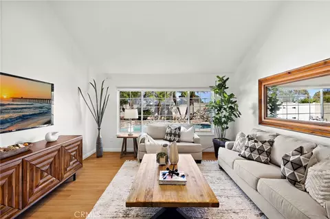 5711 Rogers Dr, Huntington Beach, CA 92649
