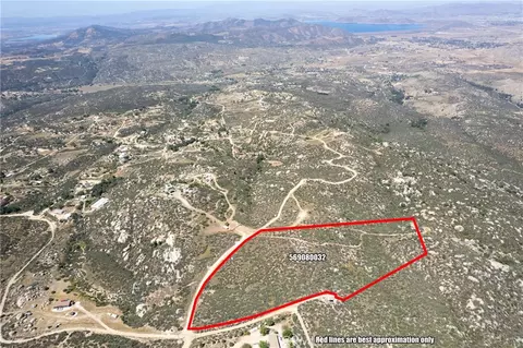 1 Oak Dr, Hemet, CA 92544
