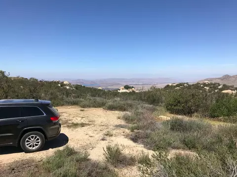 2 Oak Dr, Hemet, CA 92544