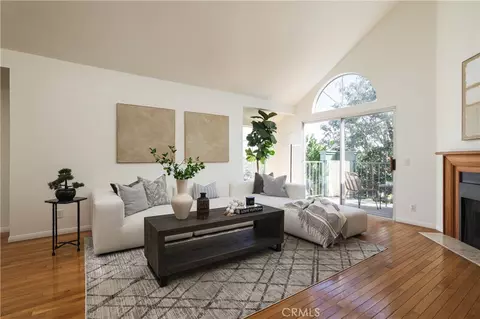 645 Ohio Ave #402, Long Beach, CA 90814
