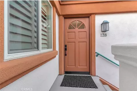 128 Villa Pt, Newport Beach, CA 92660