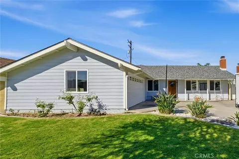 17571 Wrightwood Ln, Huntington Beach, CA 92649