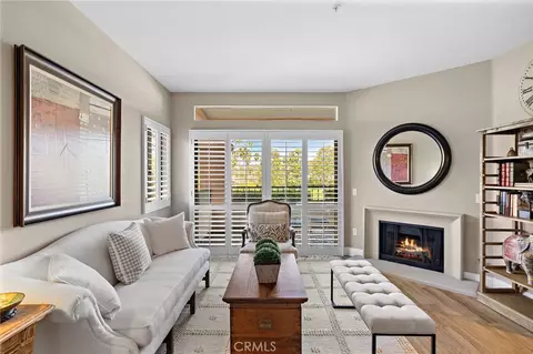 140 Villa Pt, Newport Beach, CA 92660