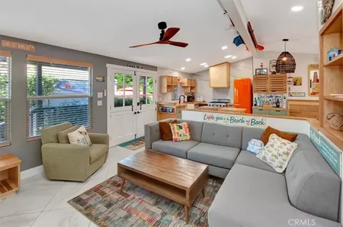 209 Tremont Dr, Newport Beach, CA 92660