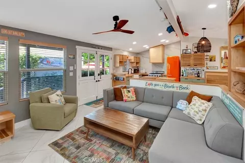 209 Tremont Dr, Newport Beach, CA 92660
