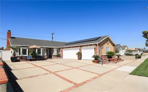 15751 Plymouth Ln, Huntington Beach, CA 92647