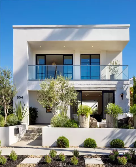 304 Goldenrod Ave, Corona Del Mar, CA 92625