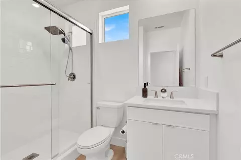 Bath - 74 Dudley, Irvine, CA 92618 photo 4 of 4