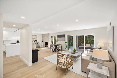 359 Ravello Ln, Costa Mesa, CA 92627