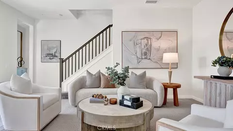 137 Primrose Dr, Lake Forest, CA 92610