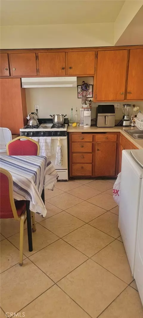 Kitchen - 1383 Baker, Costa Mesa, CA 92626 photo 1 of 1