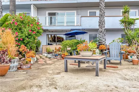 Exterior - 1200 E Ocean #12, Long Beach, CA 90802 photo 4 of 23