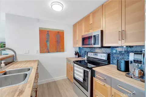 Kitchen - 1200 E Ocean #12, Long Beach, CA 90802 photo 2 of 3