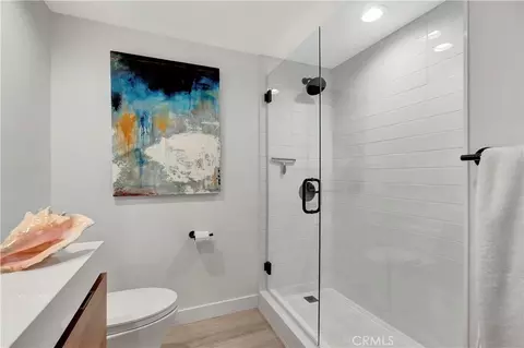 Bath - 1200 E Ocean #12, Long Beach, CA 90802 photo 4 of 4