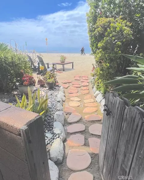 Exterior - 1200 E Ocean #12, Long Beach, CA 90802 photo 5 of 22
