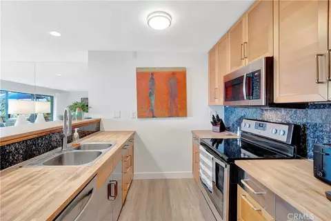 Kitchen - 1200 E Ocean #12, Long Beach, CA 90802 photo 1 of 3