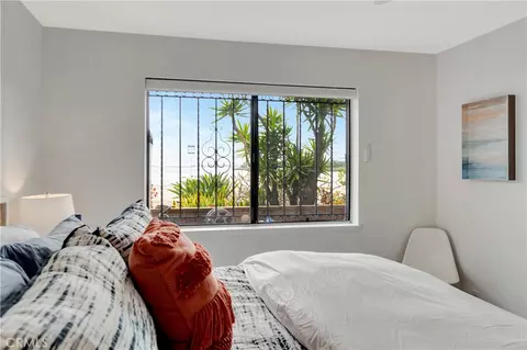 Bedroom - 1200 E Ocean #12, Long Beach, CA 90802 photo 4 of 9