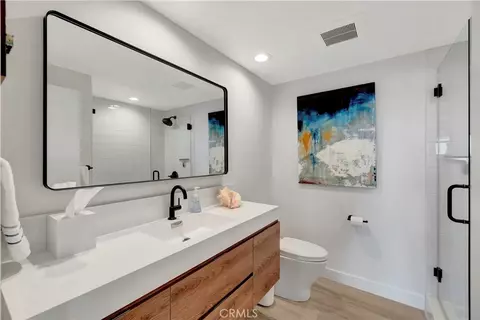 Bath - 1200 E Ocean #12, Long Beach, CA 90802 photo 3 of 4