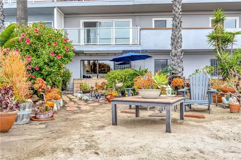 Exterior - 1200 E Ocean #12, Long Beach, CA 90802 photo 4 of 22