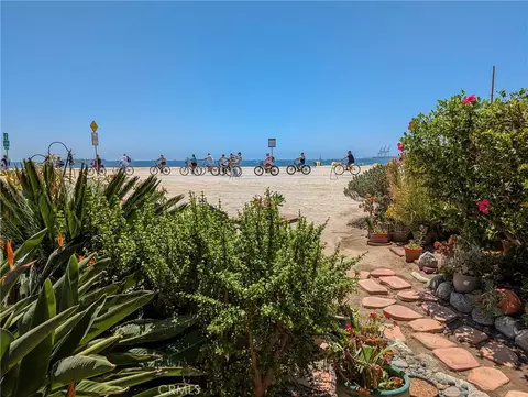 Exterior - 1200 E Ocean #12, Long Beach, CA 90802 photo 3 of 23