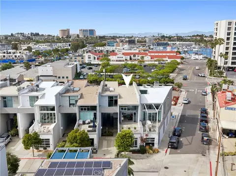 517 30th St, Newport Beach, CA 92663