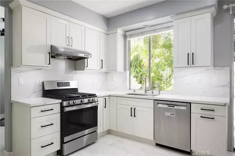 Kitchen - 767 Ochee, Corona, CA 92879 photo 2 of 2