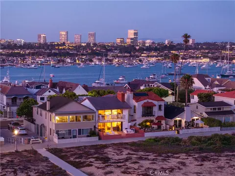 1303 E Balboa Blvd, Newport Beach, CA 92661