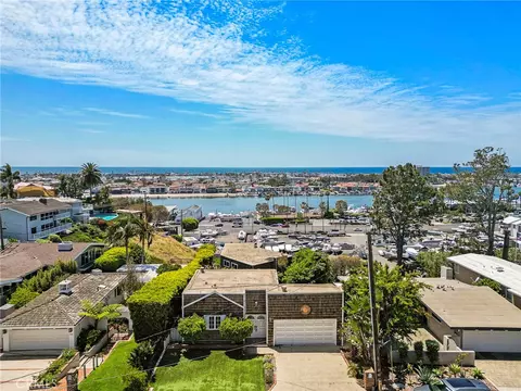 2209 Cliff Dr, Newport Beach, CA 92663