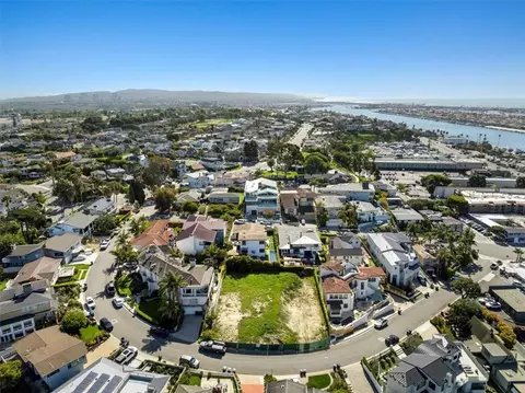 230 Ocean View Ave, Newport Beach, CA 92663