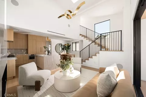 518 Poinsettia Ave #B, Corona Del Mar, CA 92625