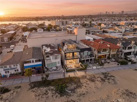 306 E Oceanfront, Newport Beach, CA 92661