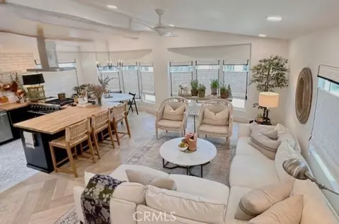 250 Mayflower, Newport Beach, CA 92660