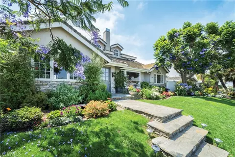 332 Holmwood Dr, Newport Beach, CA 92663