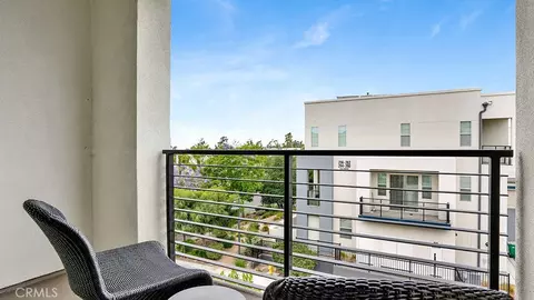 Exterior - 252 Harringay, Irvine, CA 92618 photo 2 of 2