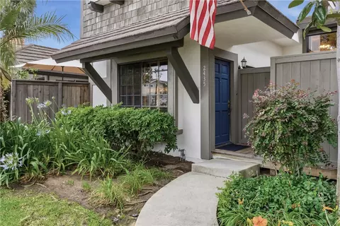 2435 Rue De Cannes, Costa Mesa, CA 92627