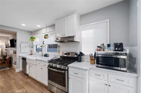 Kitchen - 731 Junipero Ave, Long Beach, CA 90804 photo 5 of 5