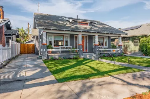 Exterior - 731 Junipero Ave, Long Beach, CA 90804 photo 3 of 11