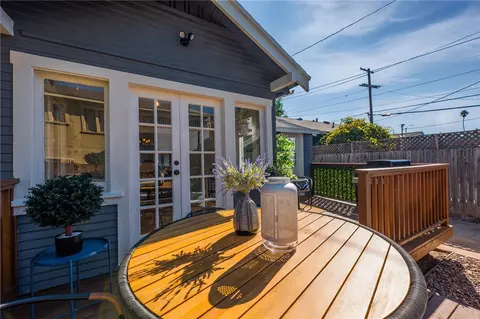 Exterior - 731 Junipero Ave, Long Beach, CA 90804 photo 7 of 11