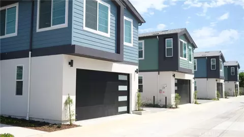 547 Bernard St, Costa Mesa, CA 92627