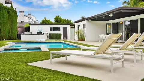 2000 Nautilus Ln, Newport Beach, CA 92660
