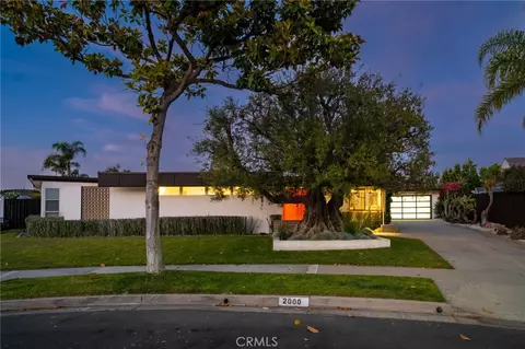 2000 Nautilus Ln, Newport Beach, CA 92660