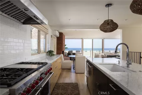 6704 W Oceanfront, Newport Beach, CA 92663
