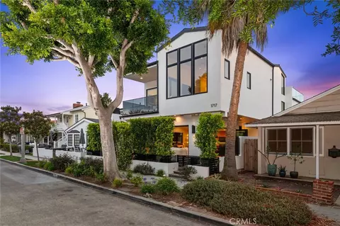 1717 E Ocean Blvd, Newport Beach, CA 92661