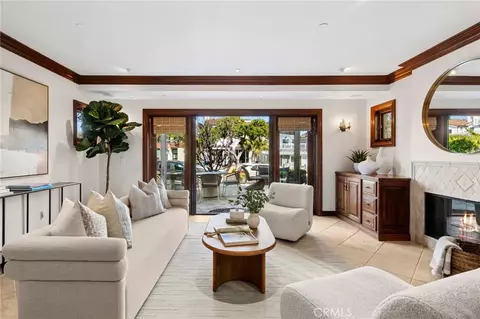 707 Larkspur Ave, Corona Del Mar, CA 92625