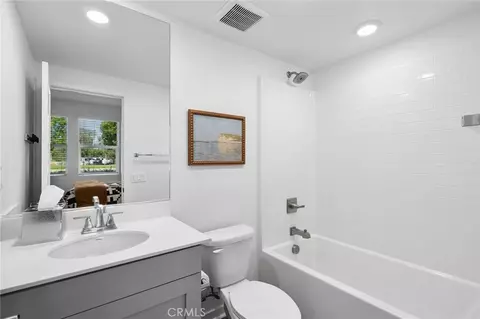Bath - 825 S Grable, Orange, CA 92868 photo 4 of 4