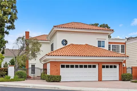 2 Belcourt, Newport Beach, CA 92660