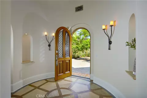 Entry Way - 49 Beach View Ave, Dana Point, CA 92629 photo 2 of 9
