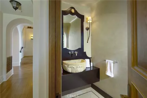 Bath - 49 Beach View Ave, Dana Point, CA 92629 photo 1 of 9