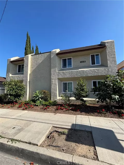 1610 W Civic Ctr, Santa Ana, CA 92703