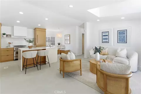 260 Mayflower, Newport Beach, CA 92660